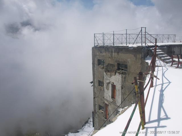 ...e come e diventato. (32.98 KByte) Die Bergstation der Furggenbahn auf 3492m und der Skitunnel : ...e come e diventato.