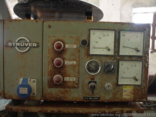 Generatore diesel (41.26 KByte) Die Bergstation der Furggenbahn auf 3492m und der Skitunnel : Generatore diesel
