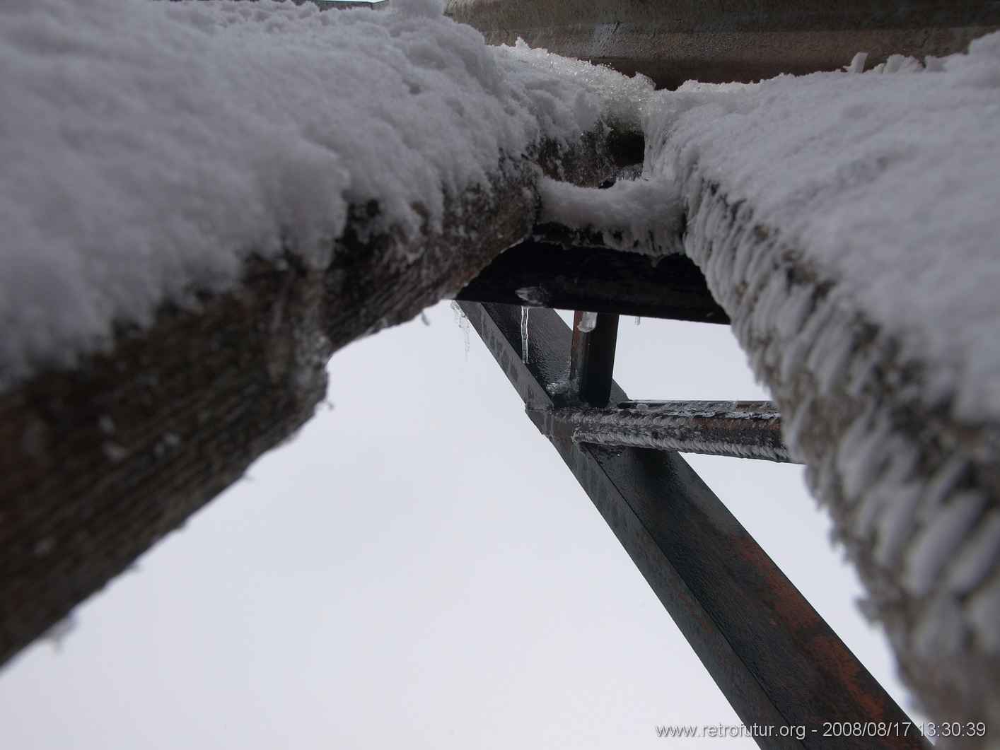 Die Bergstation der Furggenbahn auf 3492m und der Skitunnel : furggen_perron_027.JPG