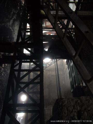 Tensionamento funi (23.68 KByte) Die Bergstation der Furggenbahn auf 3492m und der Skitunnel : Tensionamento funi