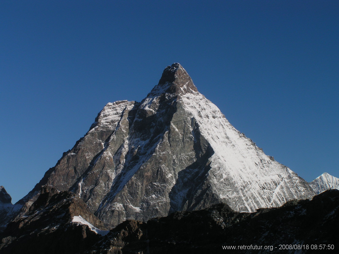 Die Bergstation der Furggenbahn auf 3492m und der Skitunnel : Cervino e Matterhorn