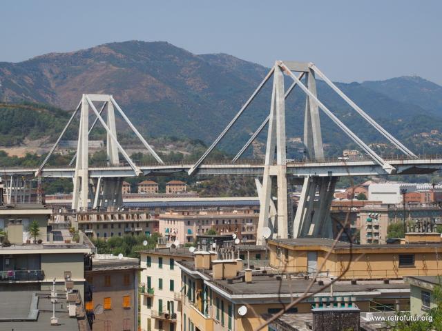 Foto Documentation August 2015 : On August 14, 2018 the left tower 9 collapsed, while the right pylon 10 remained intact and saved the houses below it