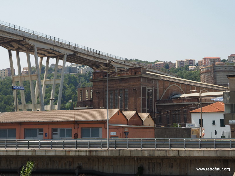 Foto Documentation August 2015 : Western approach viaduct of Morandi bridge, still in place today