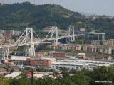 Foto Documentation August 2015 : Overview: The Bridge spans over a highly urbanized suburb of Genova at a height of 45m. The leftmost of the three 90m high pylons (numbered 9, 10 and 11) collapsed on August 14, 2018.
