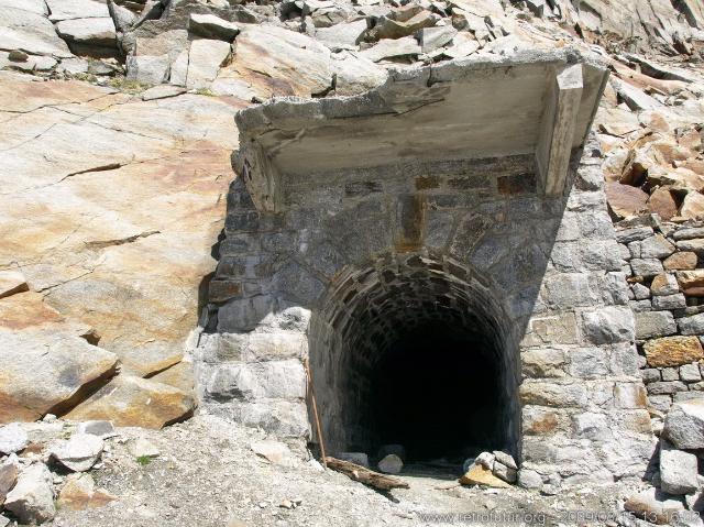 Das Stollenmundloch auf 2805m Seehöhe (82.93 KByte) Bergwerk : Das Stollenmundloch auf 2805m Seehöhe