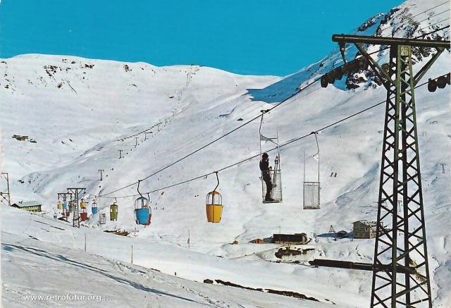 Meran 2000 (BZ) / Gondellift Piffinger Köpfl : In der Sonne ins Skigebiet gondeln