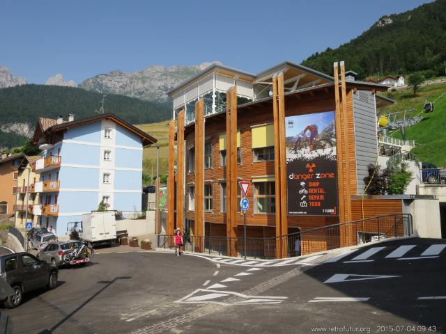 Molveno (TN)  / Cestovia Molveno - Pradel : molveno_cabinovia_cestovia_2015_07_03_0005.JPG