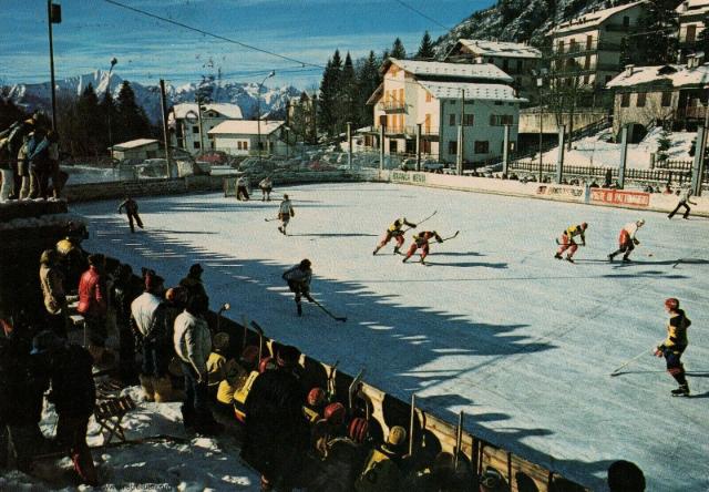 Piazzatorre (BG) / Cestovia Telecabina Monte Zuccone / Torcola : Partita di hockey su ghiaccio