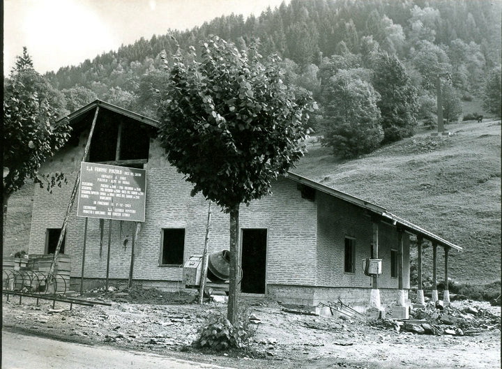 Pinzolo (TN) / Pinzolo - Prà Rotond : Agosto 1969: Costruzione della stazione di partenza della Cestovia di Pinzolo