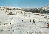 Madonna di Campiglio (TN) / Cestovia Pradalago : Sulla sinistra il lago invernale Pradaloago, la stazione della cestovia e il rifugio