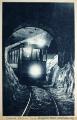 La tramvia Biella - Oropa : Il tram entra nella corta galleria del Girone delle Cave, sottopassando la linea di monte
