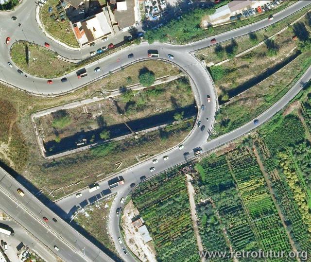 Nördlicher Tunneleingang in Miano (104.32 KByte) La Superstrada di Scampia : Nördlicher Tunneleingang in Miano