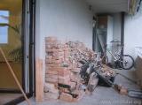 Schuttdepot. Da kammt der Plattner aus Zirl nicht ran! (47.6 KByte) Balkon : Schuttdepot. Da kammt der Plattner aus Zirl nicht ran!