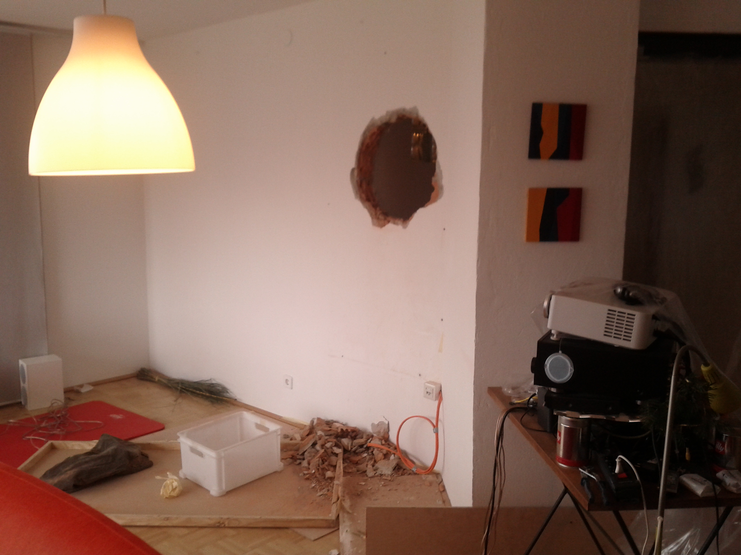 Wohnzimmer : The hole 1