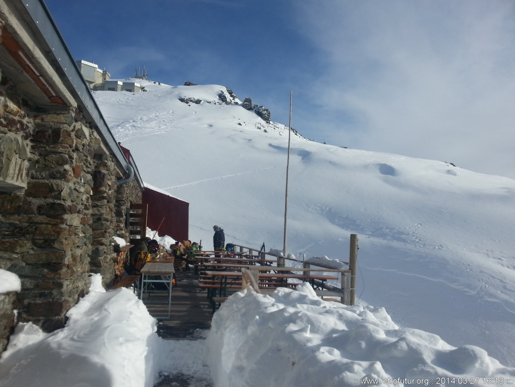 Skitour vs. Industrieski am Beispiel der Querung vom Glungezer Gipfel über Zirbenweg bis hinab nach Igls : Glungezerterasse. Und Sonne.