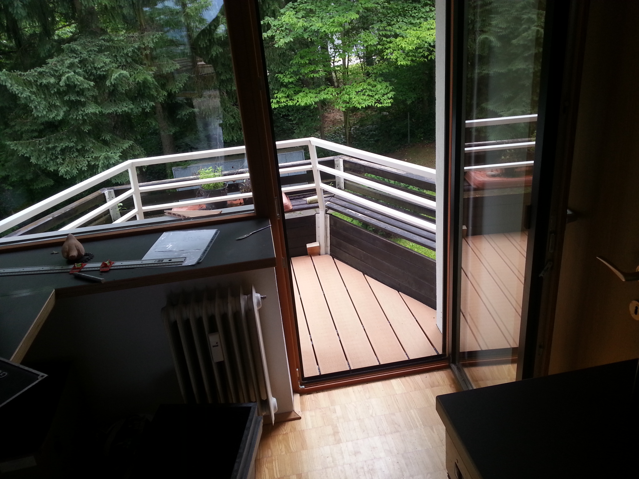 Kleiner Balkon : Na also. Passt perfekt. Yuppie.