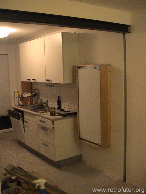 Küche : Vorbereitung für die Glasschiebewand: Rechts die 