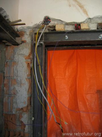 Durchbruch Zimmer 1 : Ohweh, die Elektrik...